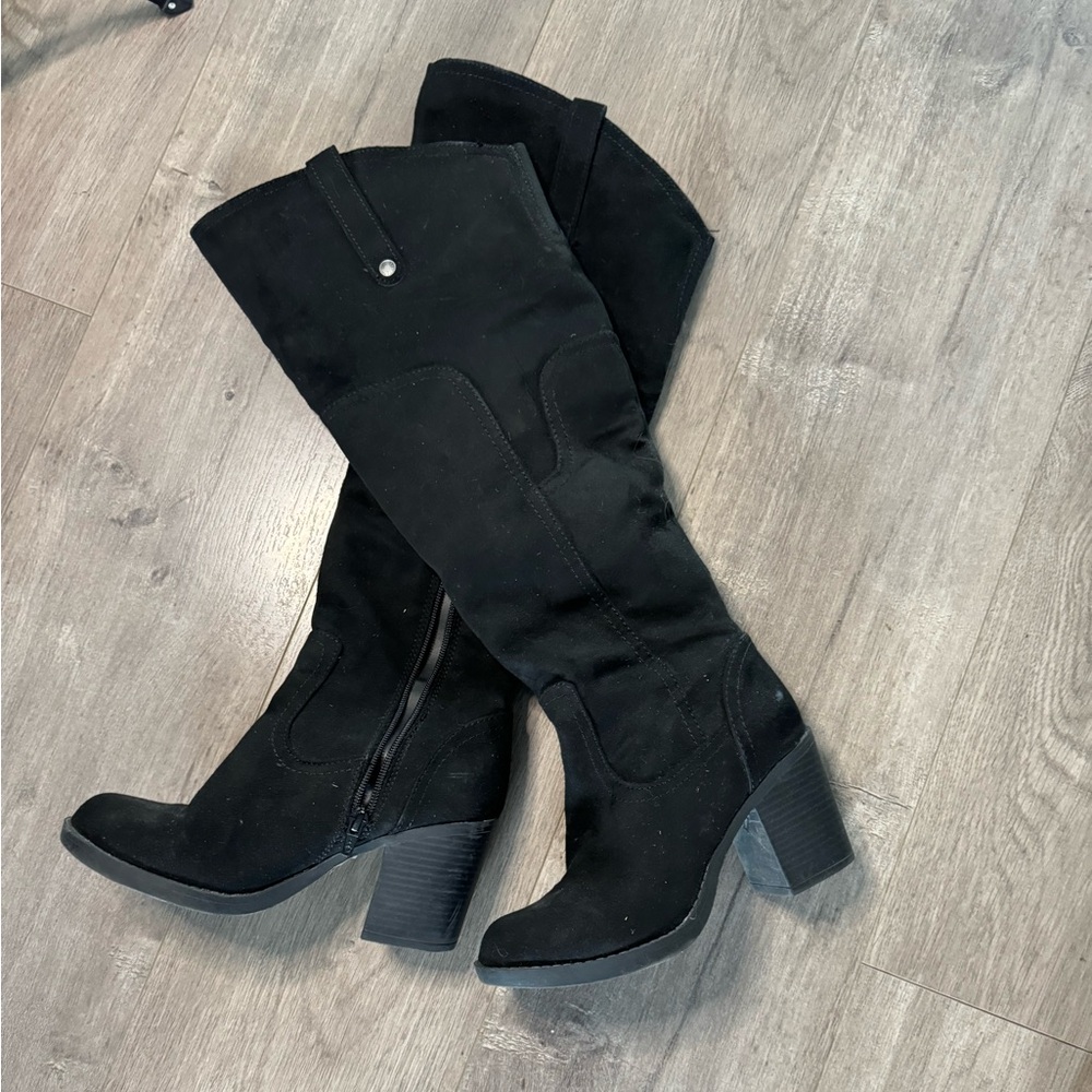 Suede boots